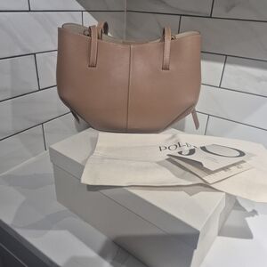 Elegant Tan Leather Tote Bag
